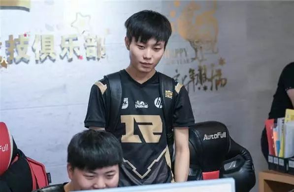 在男子10 在男子10